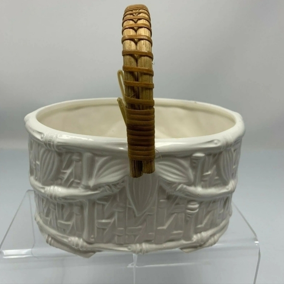 Planter Ceramic Basket Bamboo Design Wicker Handle Vintage Japan White Catchall - Picture 2 of 9